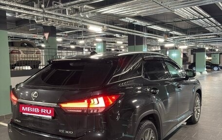 Lexus RX IV рестайлинг, 2019 год, 4 700 000 рублей, 8 фотография