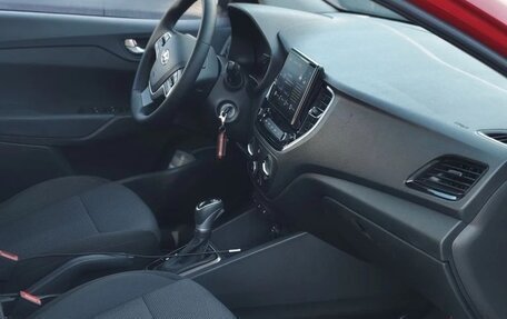 Hyundai Solaris II рестайлинг, 2020 год, 1 750 000 рублей, 3 фотография