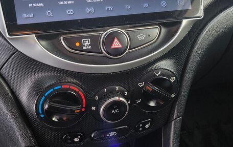 Hyundai Solaris II рестайлинг, 2016 год, 1 000 000 рублей, 11 фотография