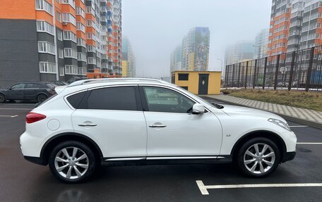 Infiniti QX50 I рестайлинг, 2016 год, 2 400 000 рублей, 7 фотография