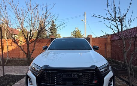 Toyota Hilux VIII, 2023 год, 6 750 000 рублей, 4 фотография