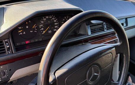 Mercedes-Benz E-Класс, 1993 год, 450 000 рублей, 3 фотография