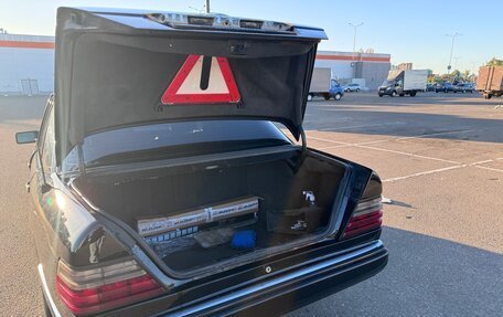 Mercedes-Benz E-Класс, 1993 год, 450 000 рублей, 4 фотография