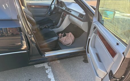 Mercedes-Benz E-Класс, 1993 год, 450 000 рублей, 6 фотография