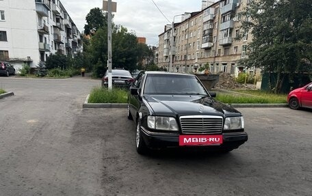 Mercedes-Benz E-Класс, 1993 год, 450 000 рублей, 13 фотография