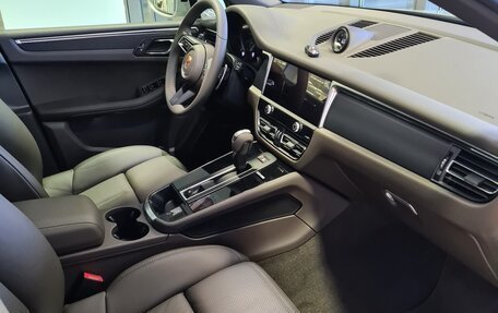 Porsche Macan I рестайлинг, 2021 год, 8 888 888 рублей, 3 фотография