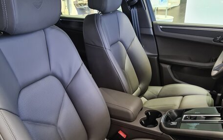 Porsche Macan I рестайлинг, 2021 год, 8 888 888 рублей, 4 фотография