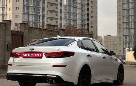 KIA Optima IV, 2019 год, 1 550 000 рублей, 2 фотография