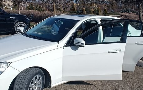 Mercedes-Benz E-Класс, 2011 год, 1 450 000 рублей, 22 фотография