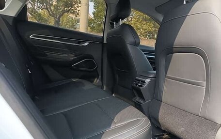 Geely Emgrand, 2022 год, 900 030 рублей, 10 фотография