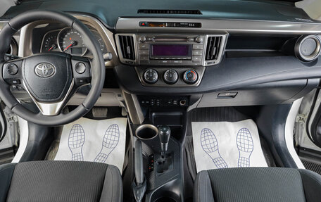 Toyota RAV4, 2014 год, 1 699 000 рублей, 12 фотография