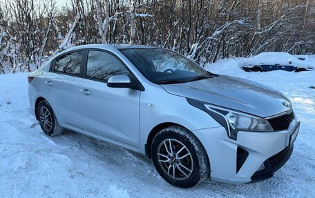 KIA Rio IV, 2021 год, 1 750 000 рублей, 3 фотография