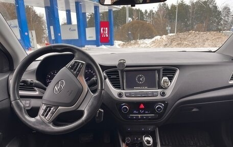 Hyundai Solaris II рестайлинг, 2017 год, 1 250 000 рублей, 6 фотография
