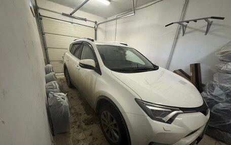 Toyota RAV4, 2018 год, 2 850 000 рублей, 2 фотография
