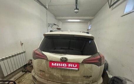 Toyota RAV4, 2018 год, 2 850 000 рублей, 3 фотография