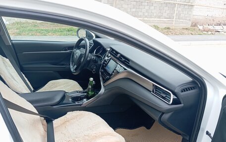 Toyota Camry, 2018 год, 1 750 000 рублей, 6 фотография