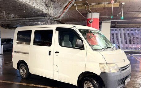 Toyota Lite Ace VI, 2012 год, 1 000 000 рублей, 2 фотография