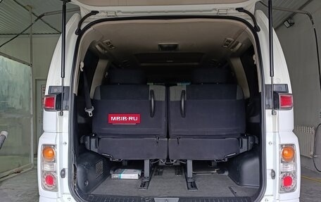 Nissan Elgrand III, 2005 год, 560 000 рублей, 13 фотография