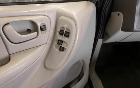 Chrysler Town & Country IV, 2006 год, 680 000 рублей, 14 фотография