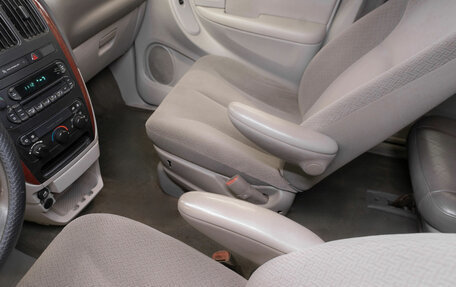 Chrysler Town & Country IV, 2006 год, 680 000 рублей, 15 фотография