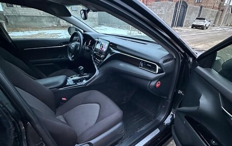 Toyota Camry, 2018 год, 2 270 000 рублей, 4 фотография