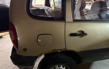 Chevrolet Niva I рестайлинг, 2004 год, 280 000 рублей, 9 фотография