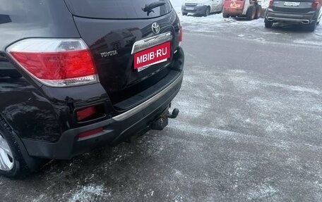 Toyota Highlander III, 2012 год, 1 800 000 рублей, 2 фотография