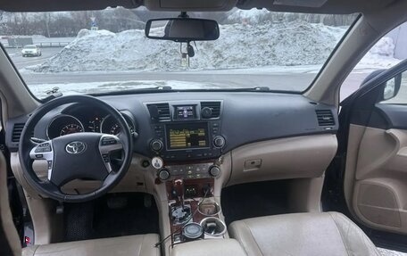 Toyota Highlander III, 2012 год, 1 800 000 рублей, 5 фотография