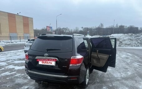 Toyota Highlander III, 2012 год, 1 800 000 рублей, 9 фотография