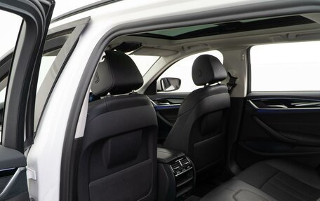 BMW 5 серия, 2019 год, 2 949 999 рублей, 11 фотография