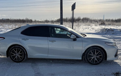 Toyota Camry, 2021 год, 3 950 000 рублей, 1 фотография