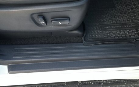 Toyota Land Cruiser Prado 150 рестайлинг 2, 2018 год, 5 500 000 рублей, 12 фотография