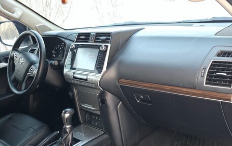 Toyota Land Cruiser Prado 150 рестайлинг 2, 2018 год, 5 500 000 рублей, 13 фотография