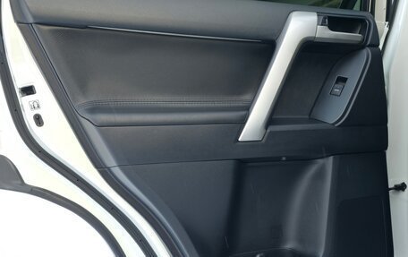 Toyota Land Cruiser Prado 150 рестайлинг 2, 2018 год, 5 500 000 рублей, 14 фотография