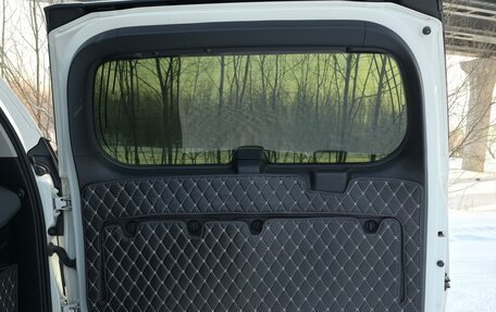 Toyota Land Cruiser Prado 150 рестайлинг 2, 2018 год, 5 500 000 рублей, 27 фотография