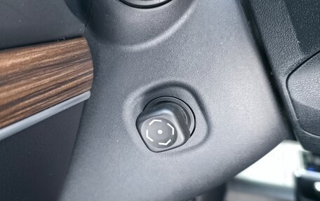 Toyota Land Cruiser Prado 150 рестайлинг 2, 2018 год, 5 500 000 рублей, 31 фотография