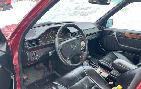 Mercedes-Benz E-Класс, 1994 год, 950 000 рублей, 5 фотография