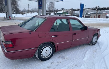 Mercedes-Benz E-Класс, 1994 год, 950 000 рублей, 3 фотография