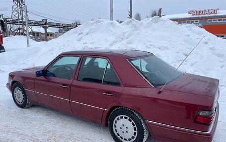 Mercedes-Benz E-Класс, 1994 год, 950 000 рублей, 4 фотография