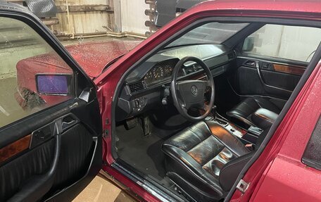 Mercedes-Benz E-Класс, 1994 год, 950 000 рублей, 15 фотография