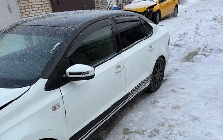 Volkswagen Polo VI (EU Market), 2014 год, 299 000 рублей, 3 фотография