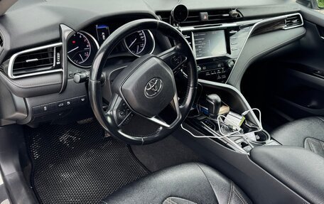 Toyota Camry, 2018 год, 2 250 000 рублей, 10 фотография