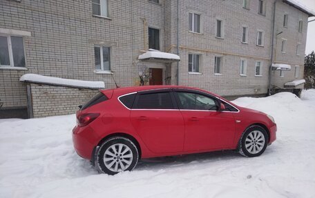 Opel Astra J, 2011 год, 780 000 рублей, 3 фотография