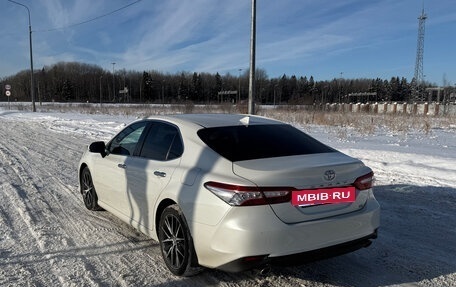 Toyota Camry, 2021 год, 3 950 000 рублей, 6 фотография