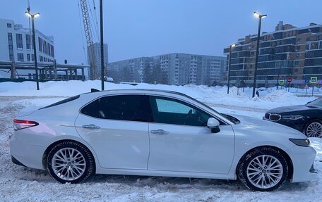 Toyota Camry, 2018 год, 2 850 000 рублей, 10 фотография