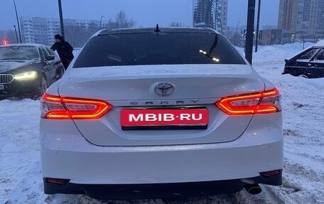 Toyota Camry, 2018 год, 2 850 000 рублей, 5 фотография