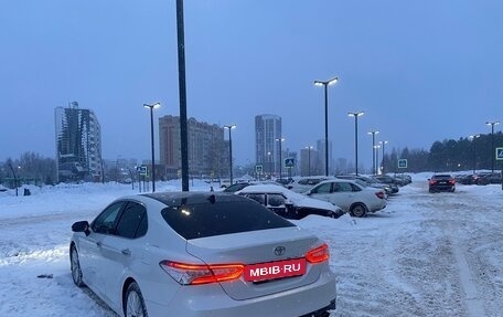 Toyota Camry, 2018 год, 2 850 000 рублей, 7 фотография