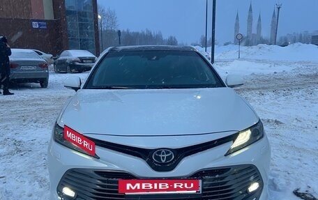 Toyota Camry, 2018 год, 2 850 000 рублей, 4 фотография