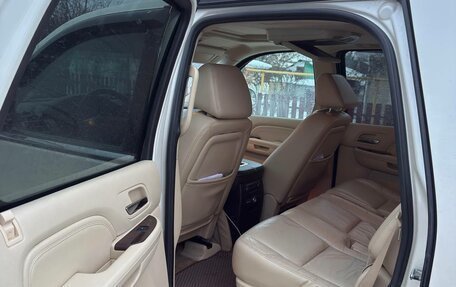 Cadillac Escalade III, 2008 год, 1 250 000 рублей, 12 фотография