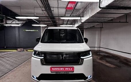 Honda Stepwgn, 2023 год, 3 000 000 рублей, 1 фотография